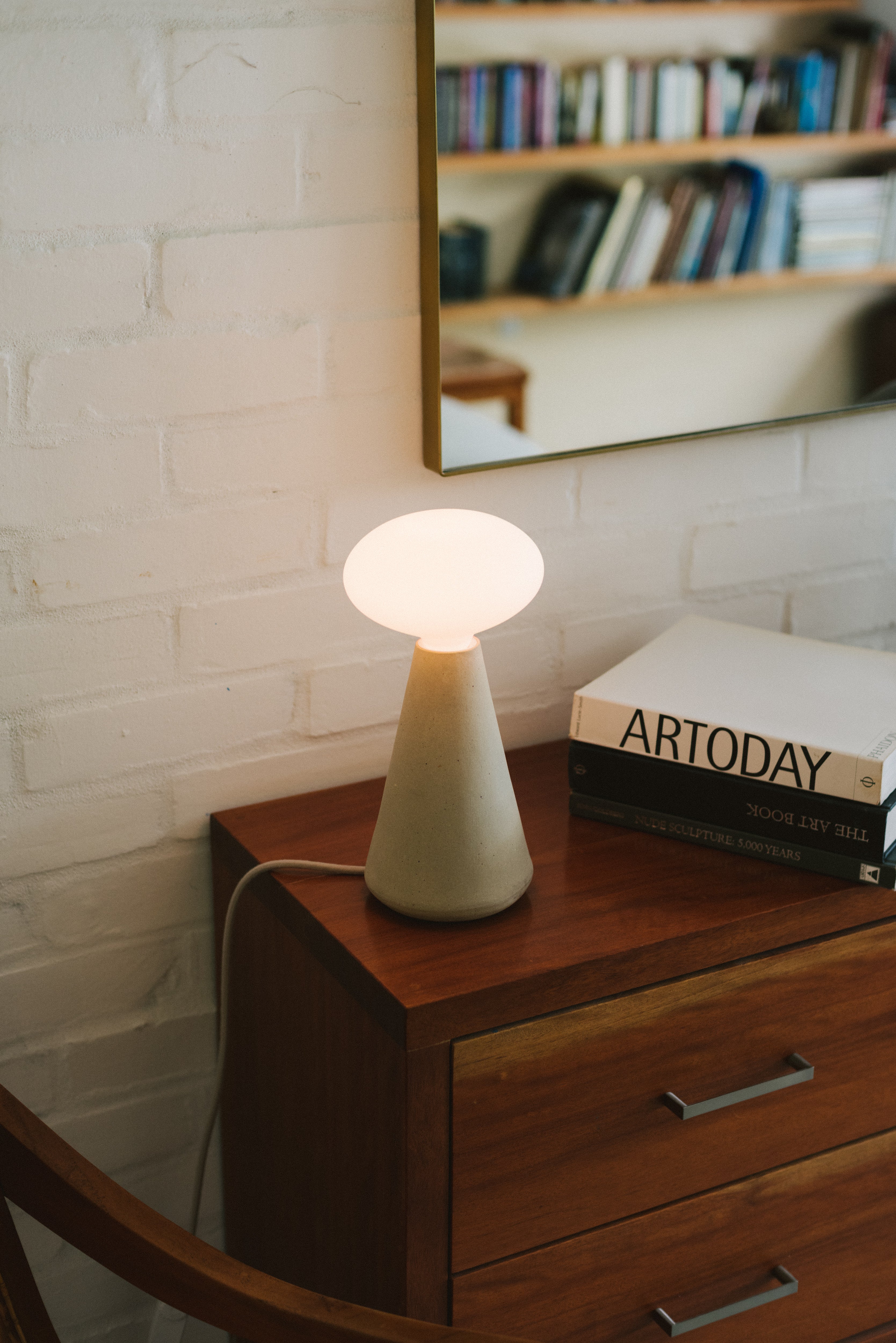 Tumma Lamp + Oval Bulb